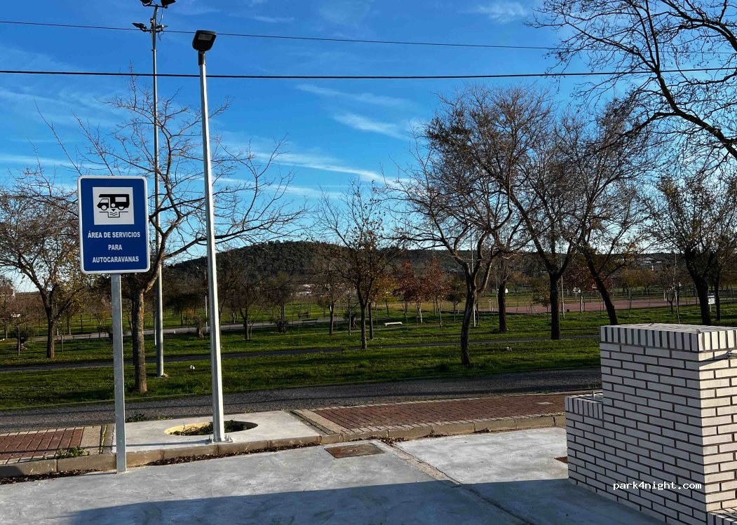 (06230) Los Santos de Maimona - 3 Calle Carolina Coronado — foto 4