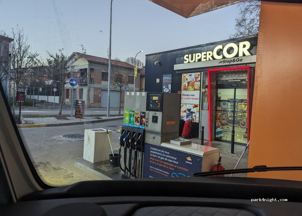 (17800) Olot - 49 Avinguda de Santa Coloma — foto