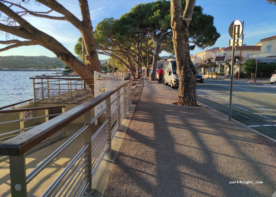 (83380) Roquebrune-sur-Argens - D559 — foto 3