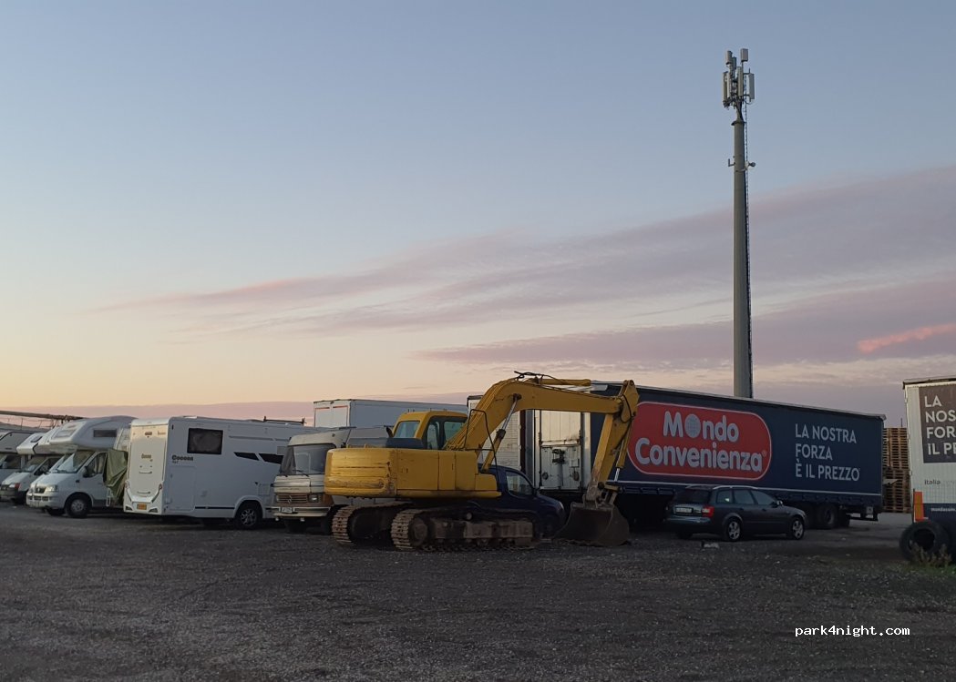 (70132) Bari - Via Ascianghi — foto 3