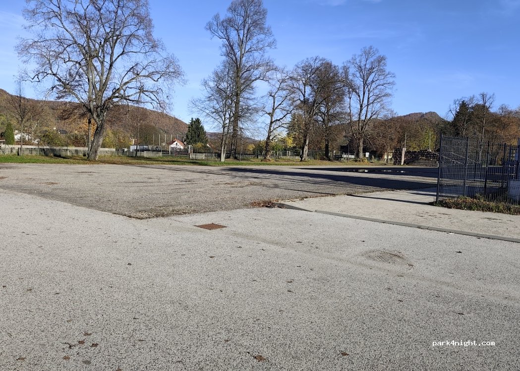 (965 01) Žiar nad Hronom - 24 Partizánska — foto