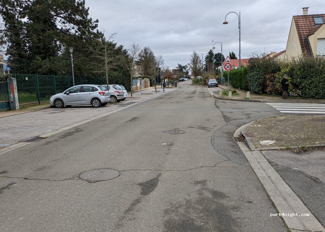 (78955) Carrières-sous-Poissy - 545 Avenue Pierre de Coubertin — foto 3