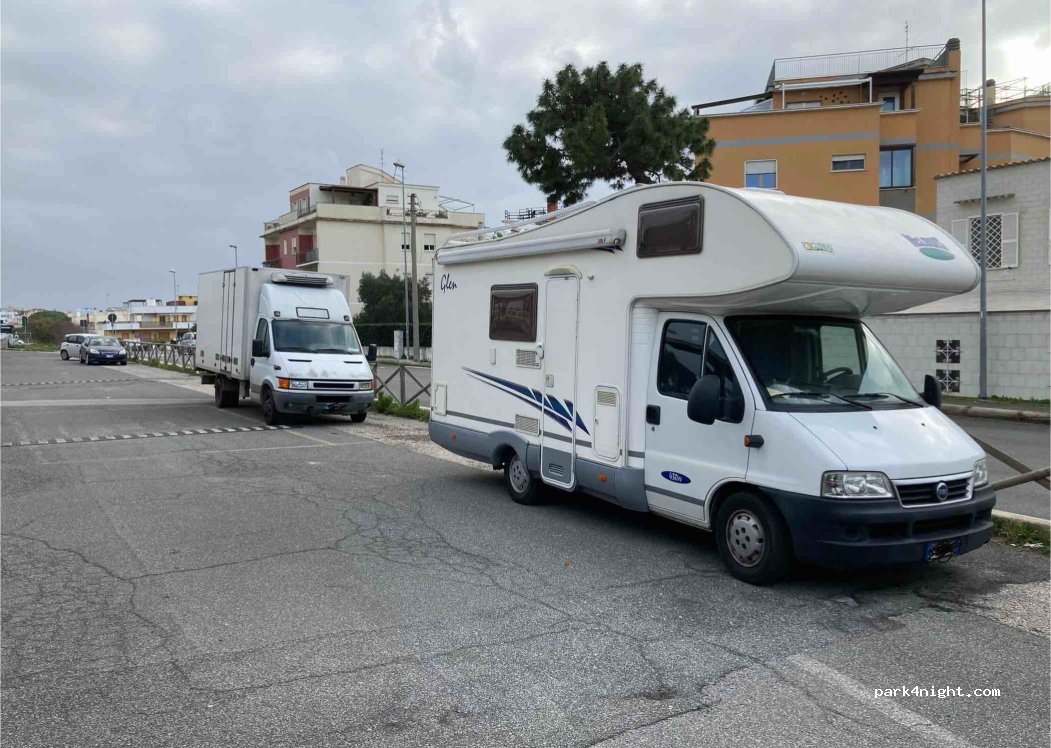 (00058) Santa Marinella - 73a Via delle Colonie — foto 3