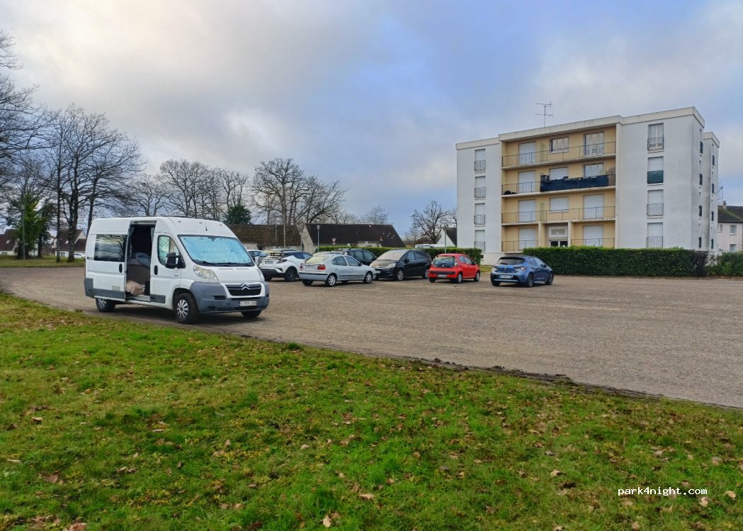 (41600) Nouan-le-Fuzelier - 1 Rue du Bouillon — foto
