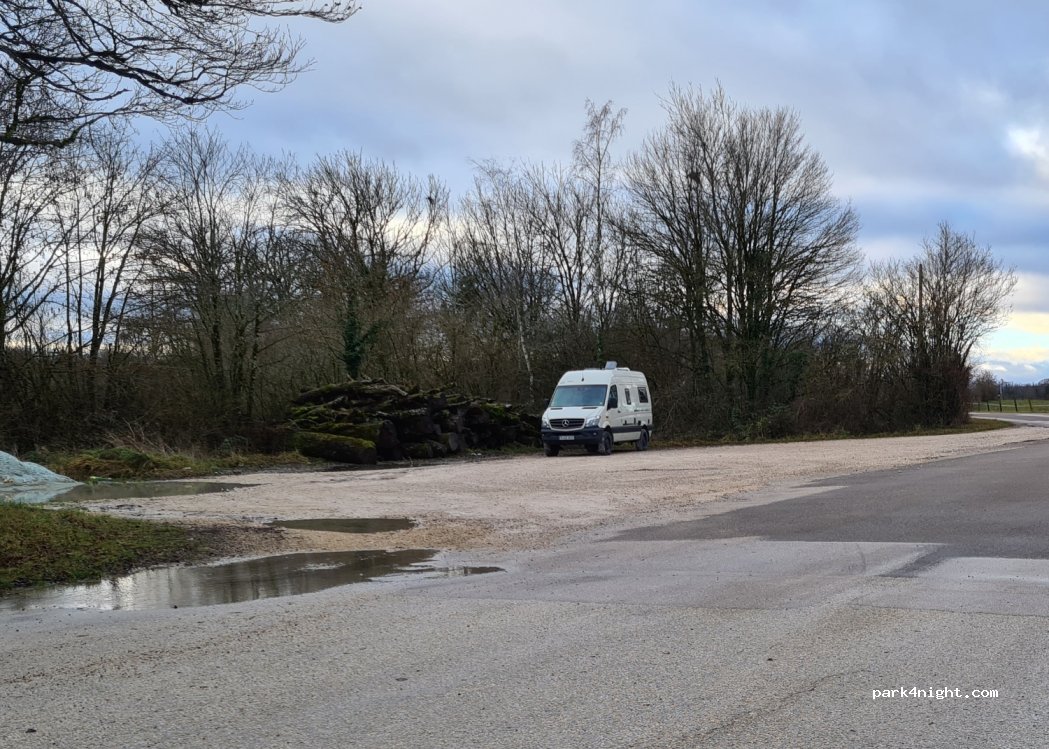 (25580) Étalans - 1 Le Puits de Poudrey — foto