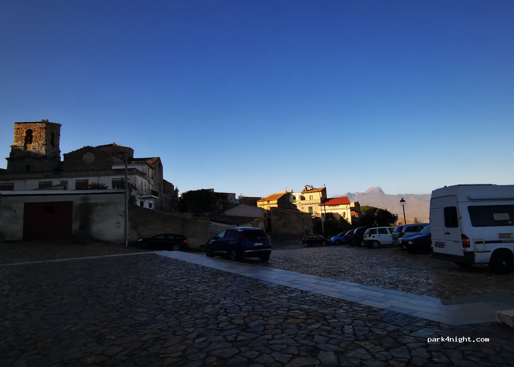 (90020) Vicari - 20 Via della Torre — foto