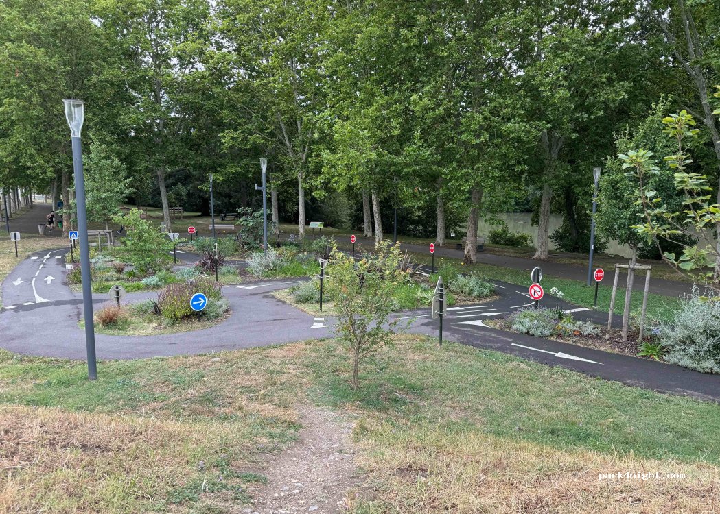 (11000) Carcassonne - 22 Rue du Général Laperrine — foto 3