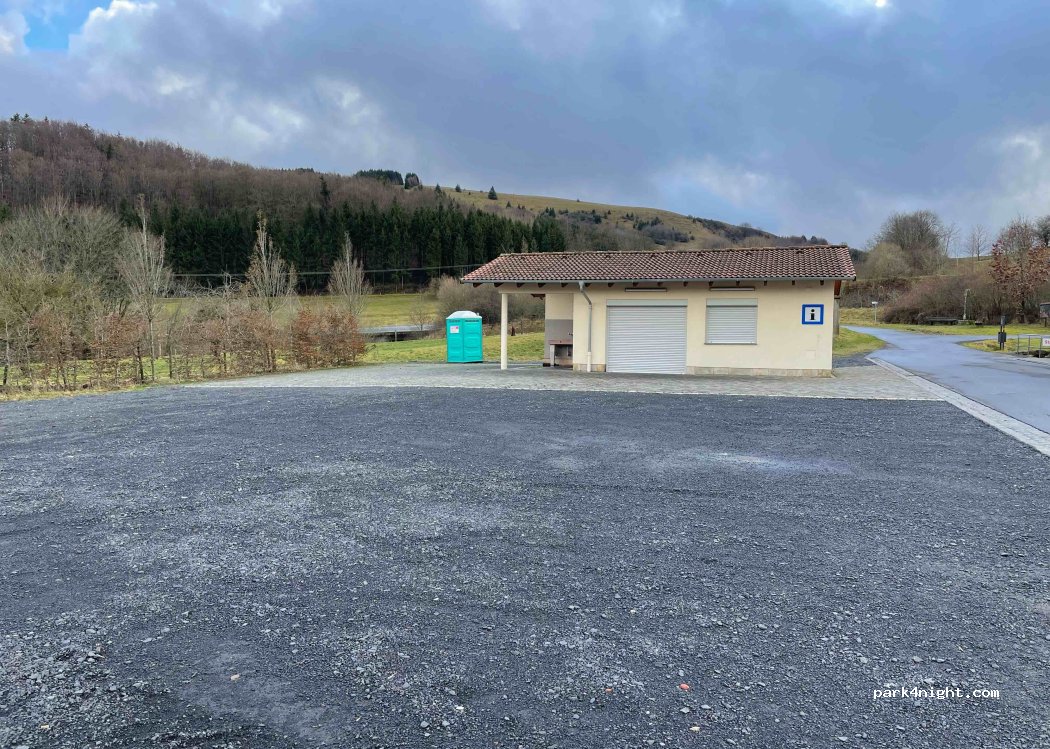 (97653) Bischofsheim in der Rhön - 8 Kirchhofsweg — foto 2