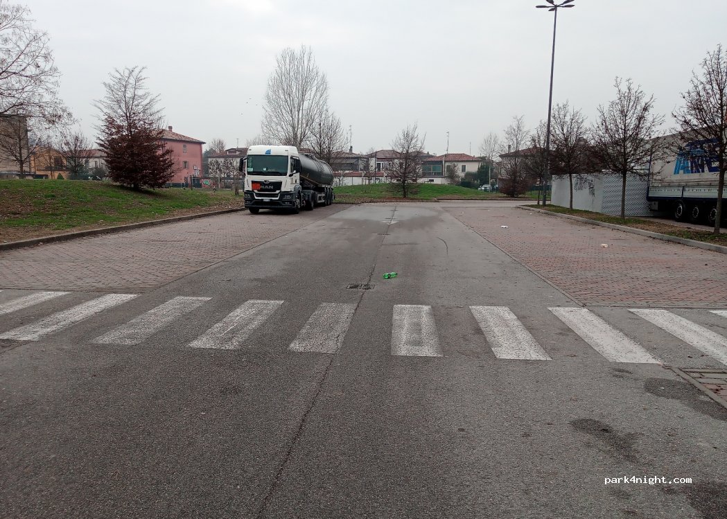 (35143) Padova - 12 Via Valsanzibio — foto