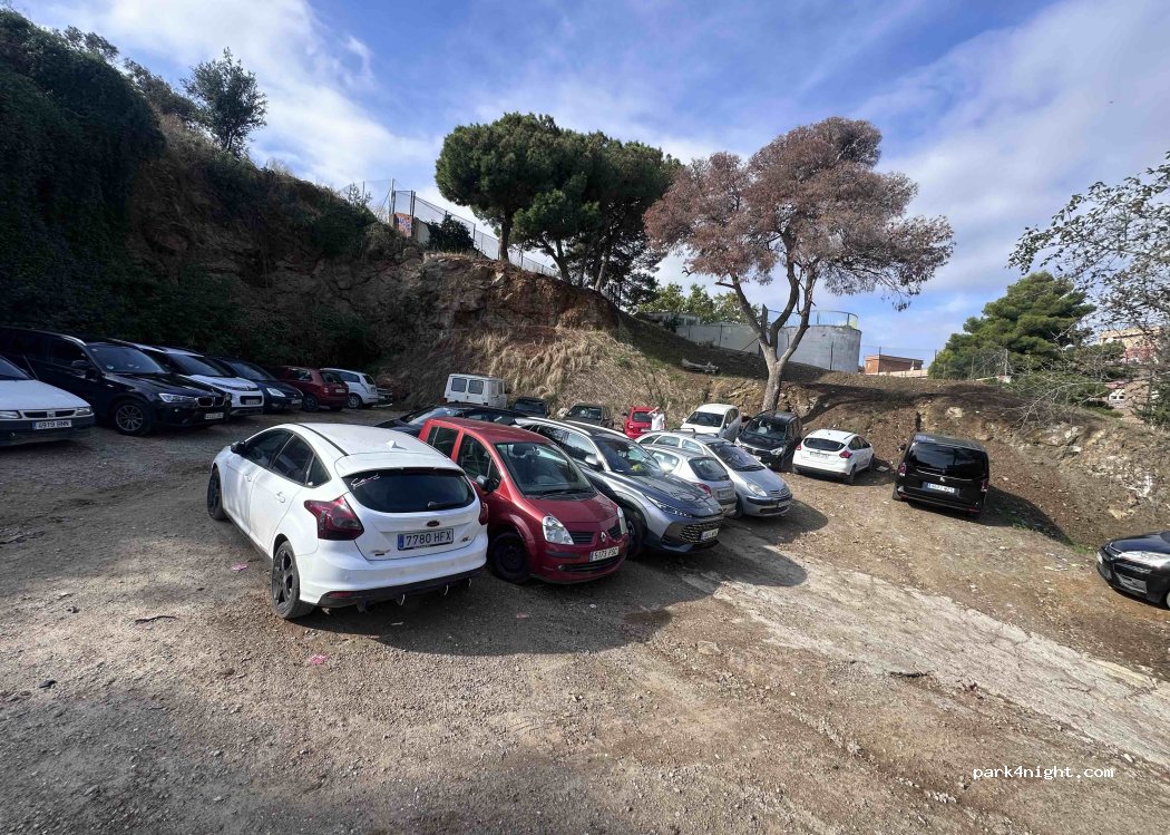 (08032) Barcelona - 56 Carrer del Santuari — foto 2