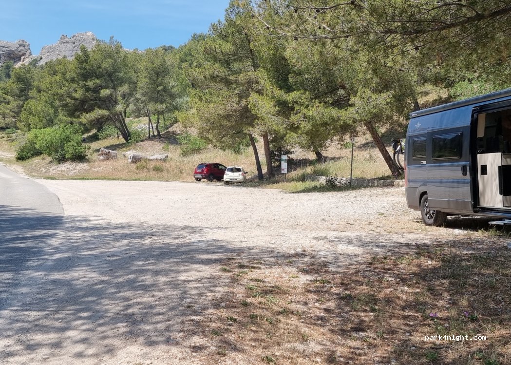 (13660) Orgon - 17 Route de la Gare — foto 3