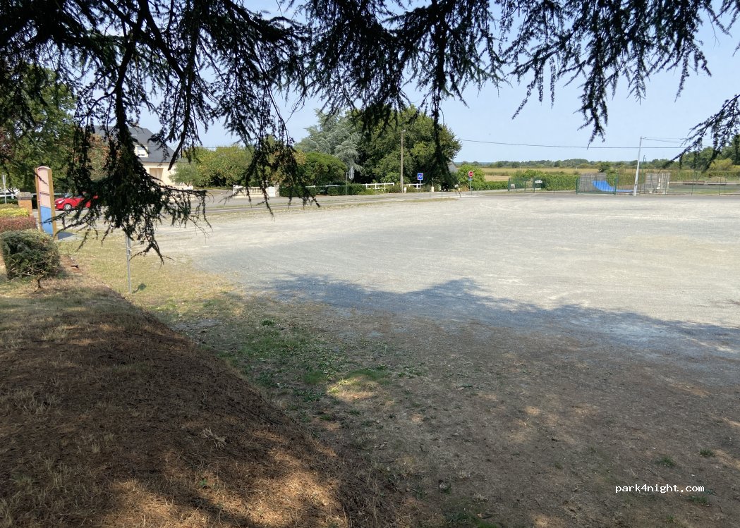 (44520) Grand-Auverné - 1 Place du Stade — foto 2