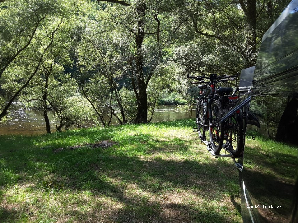 (12300) Saint-Parthem - D42 — foto
