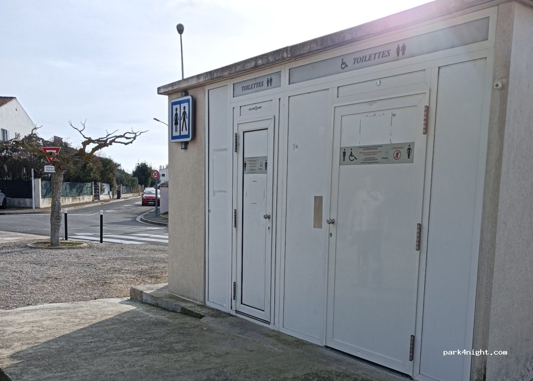 (13129) Arles - 12 Rue des Sansouïres — foto