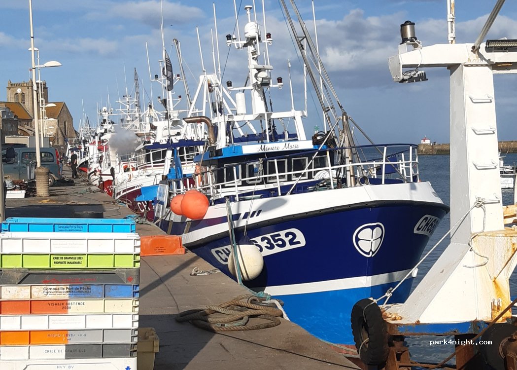 (50550) Saint-Vaast-la-Hougue - 4 Quai Commandant Albert Paris — foto 3