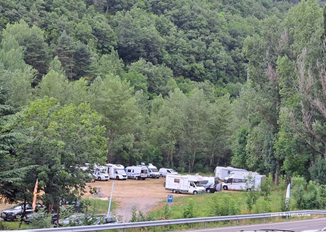 Àrea d'autocaravanes amb serveis — foto 4