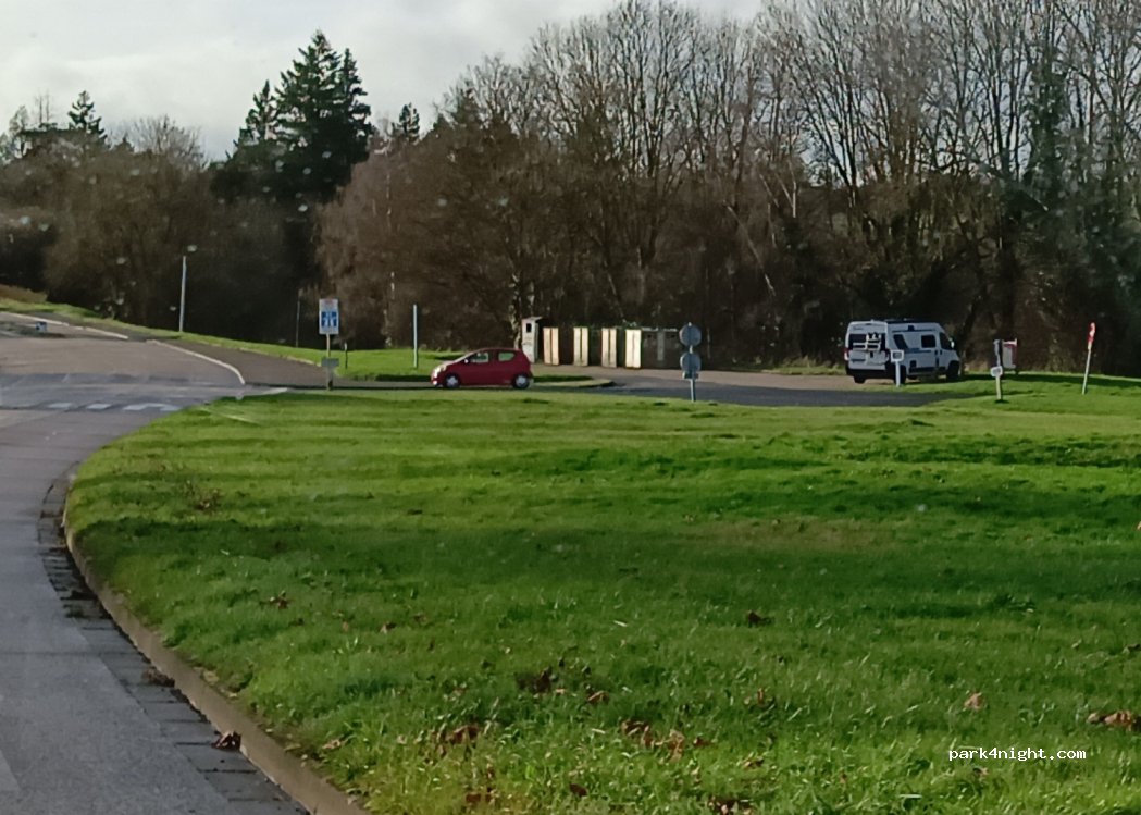 (14700) Falaise - 1 Route de Bretagne — foto