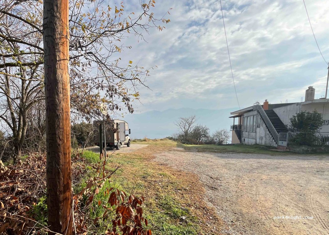 (501 00) Neraida - Unnamed Road — foto