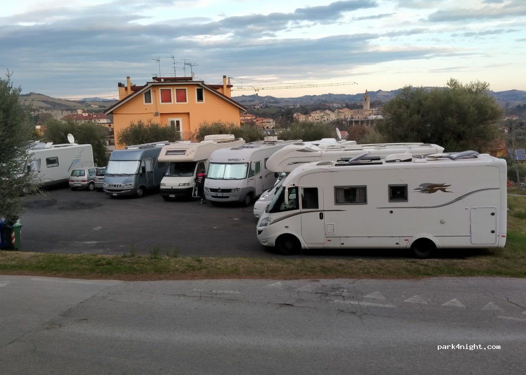 (63083) Appignano del Tronto - Viale Rimembranze — foto