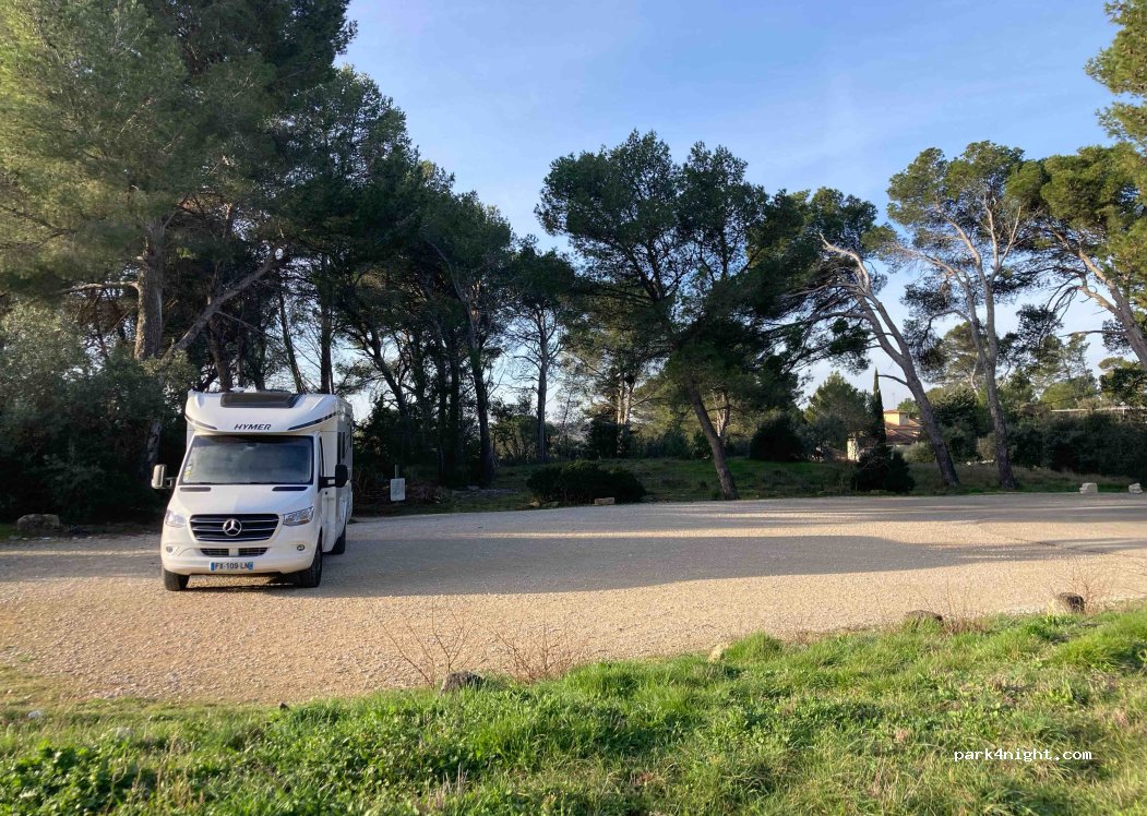 (13570) Barbentane - 765 Chemin de la Côte — foto