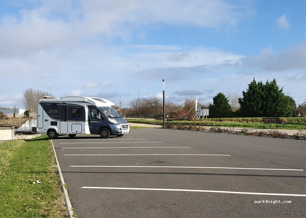 (41130) Selles-sur-Cher - 1 Rue des Bateliers — foto