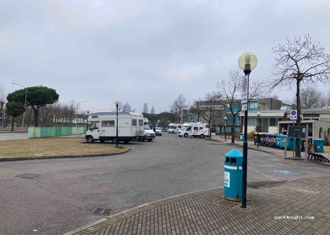 (30016) Lido di Jesolo - 4 Viale del Bersagliere — foto