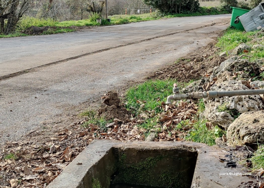 (220 02) Levidi - Unnamed Road — foto