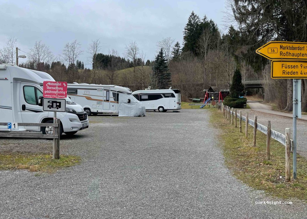 Wohnmobilstellplatz am Camping Seewang — foto