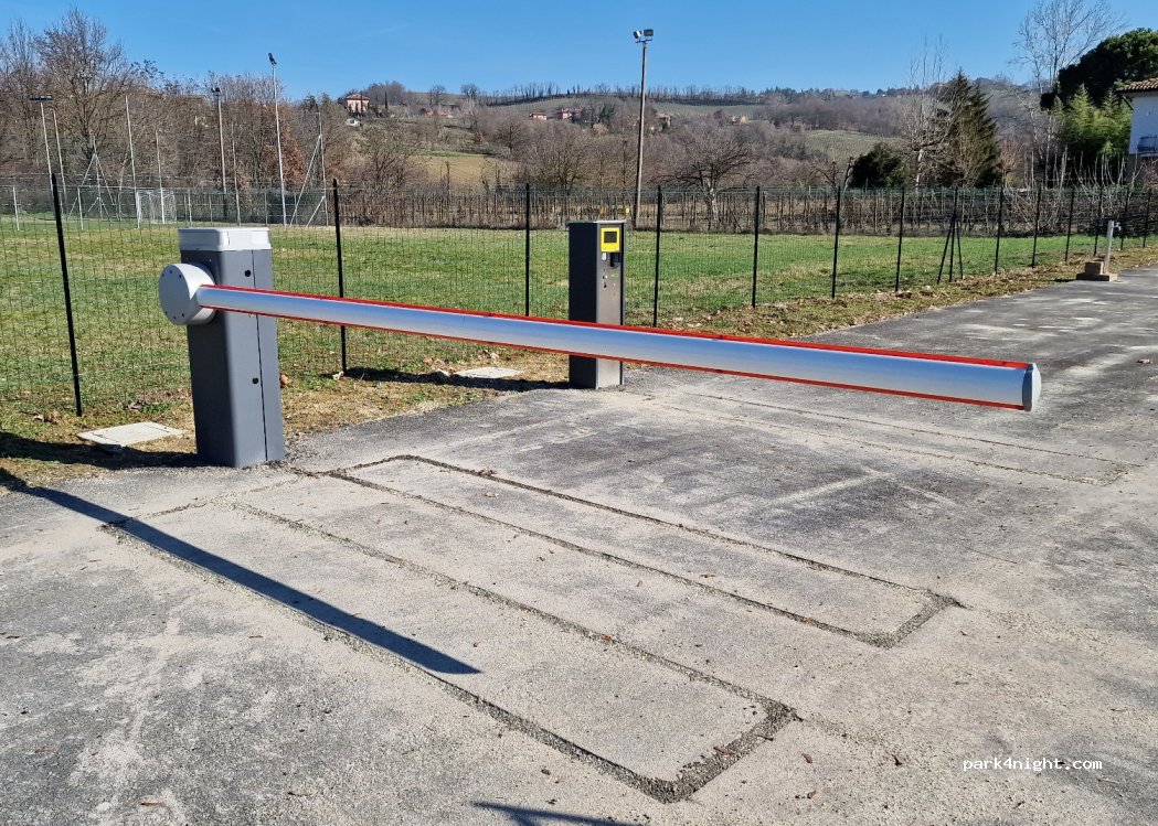 Area Sosta Camper Torricella Verzate — foto 4
