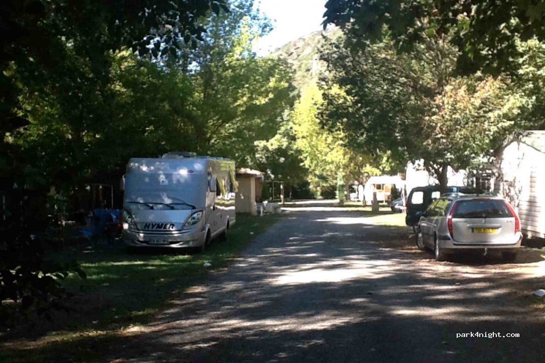 Camping des Eaux Chaudes*** — foto