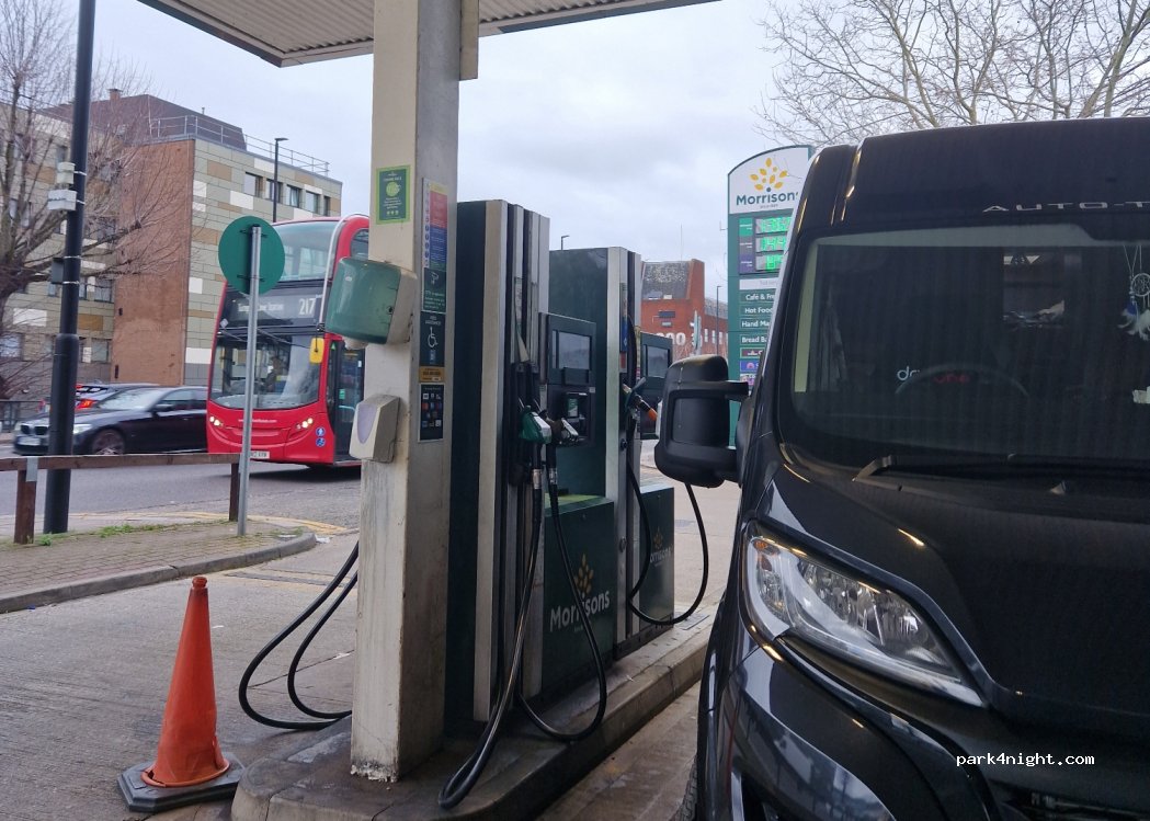 (EN1 1TR) Enfield - 286 Southbury Road — foto