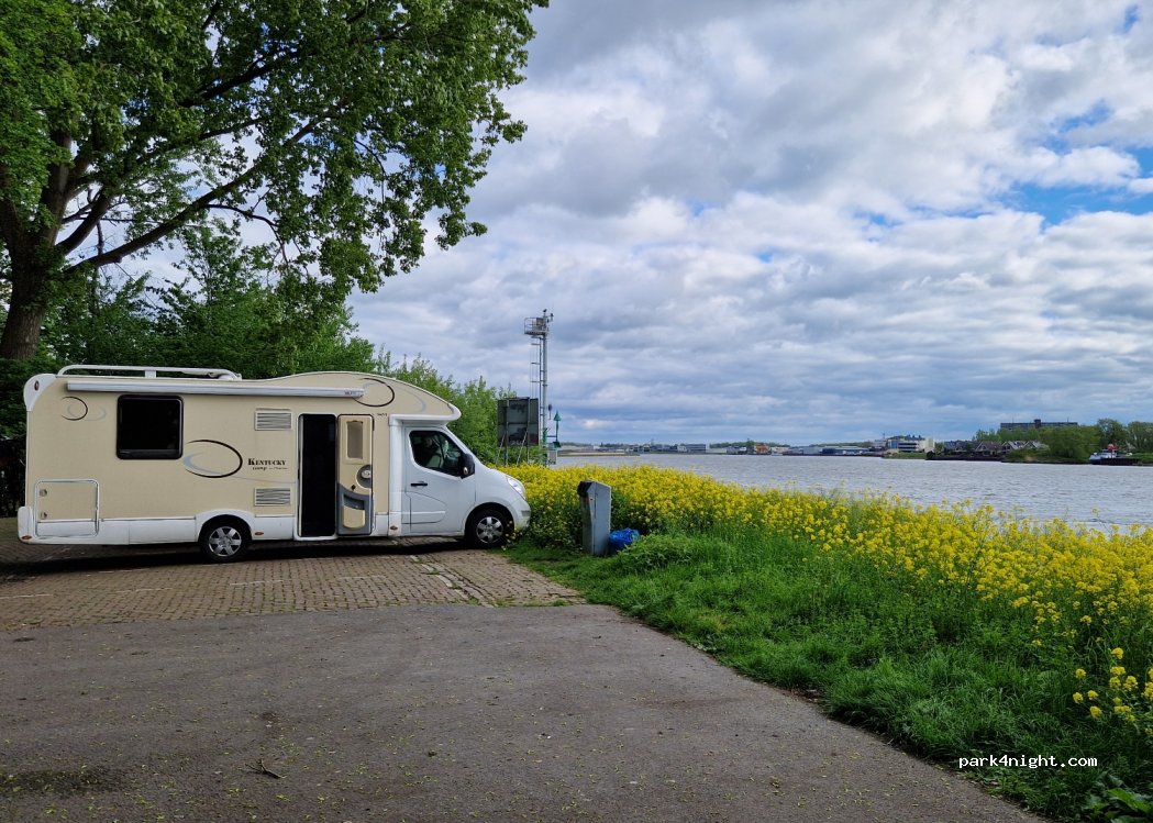 (3341 LS) Hendrik-Ido-Ambacht - 2 Rozand — foto 4