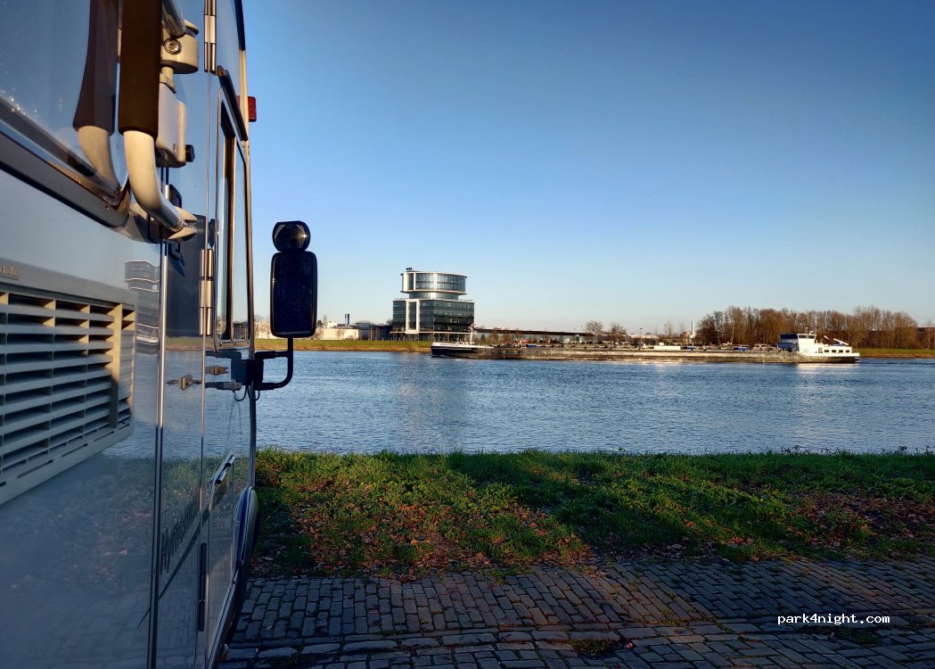 (3341 LS) Hendrik-Ido-Ambacht - 2 Rozand — foto 5