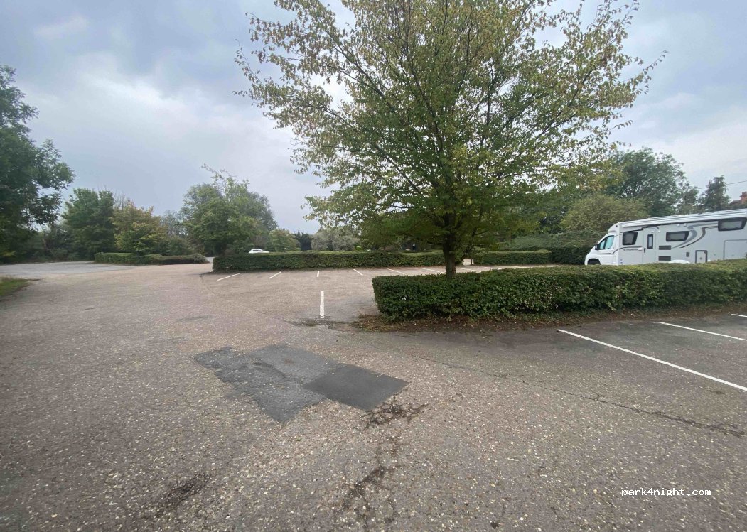(CM2 8NE) Chelmsford - Galleywood Rd — foto 2