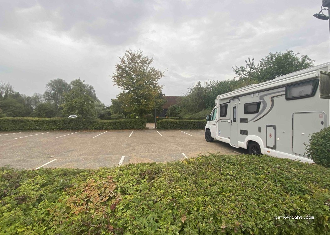 (CM2 8NE) Chelmsford - Galleywood Rd — foto 3