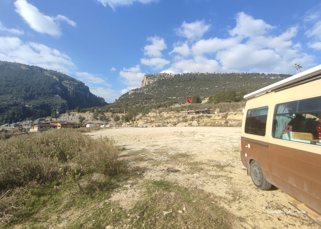 (01770) Karaisalı - Kıralan Köyü Yolu — foto 4