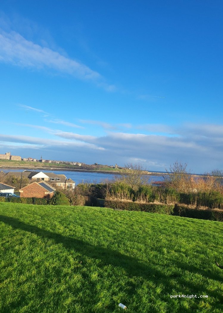 (NE33 2AJ) South Shields - 66A Lawe Road — foto