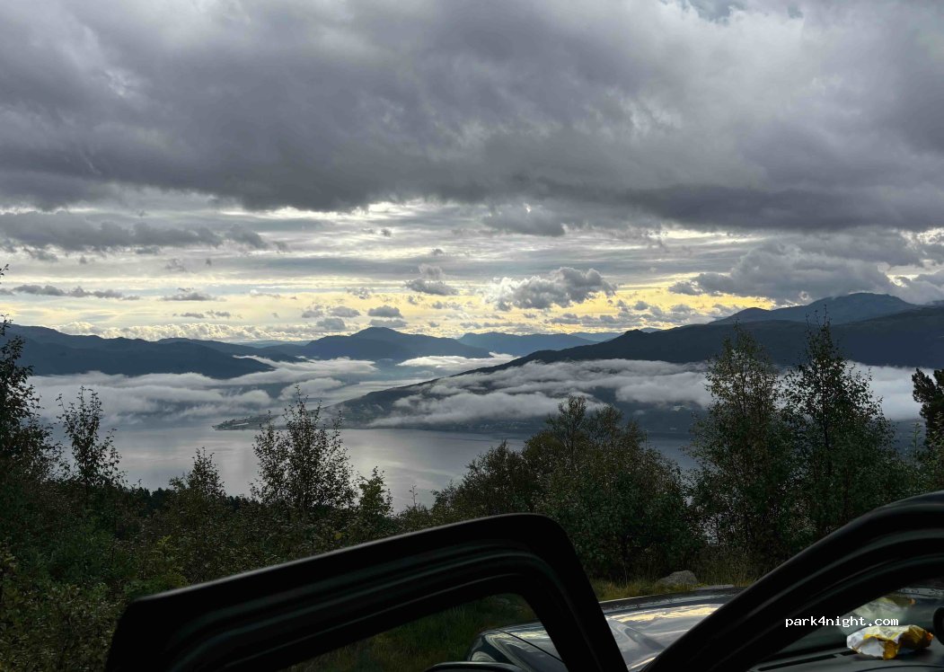 (6899) Balestrand - Unnamed Road — foto