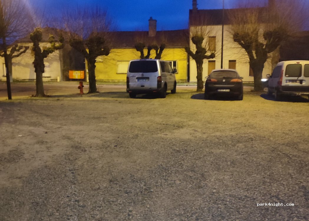 (10220) Piney - 12 Rue Général de Gaulle — foto