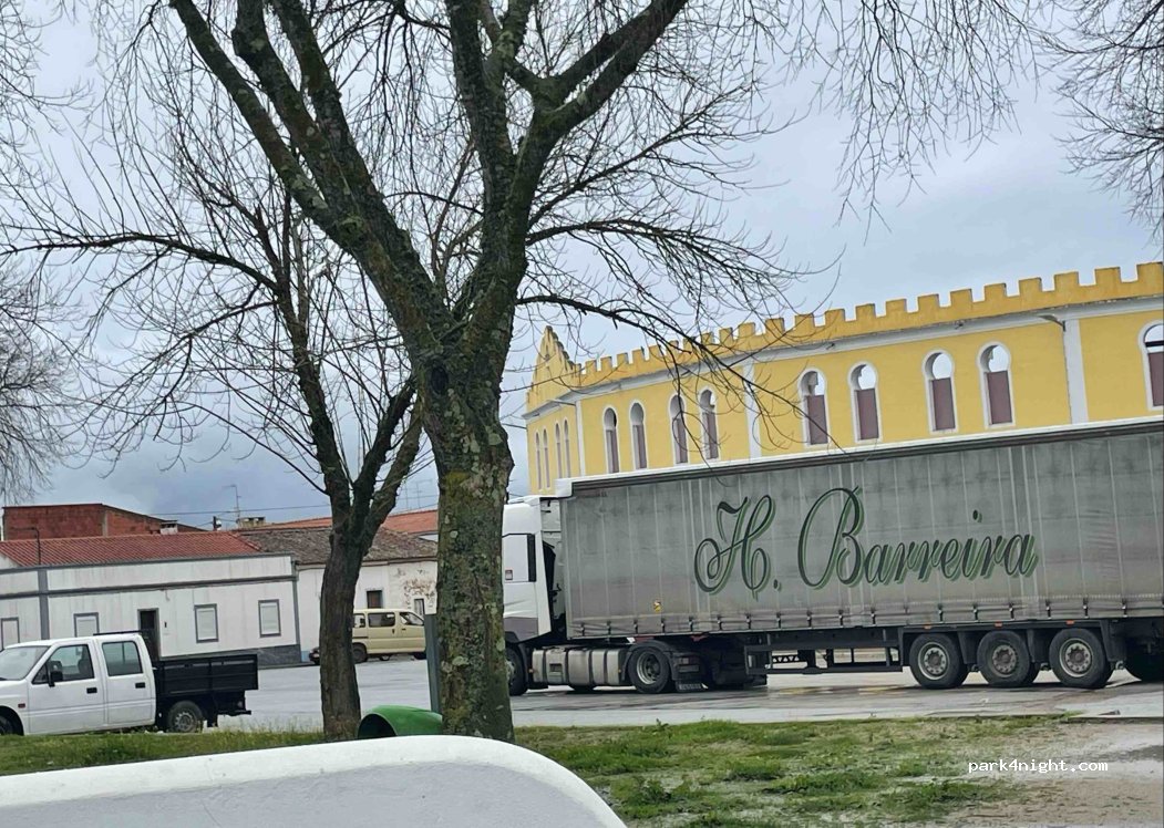 (7200-393) Reguengos de Monsaraz - 38A Campo 25 de Abril — foto