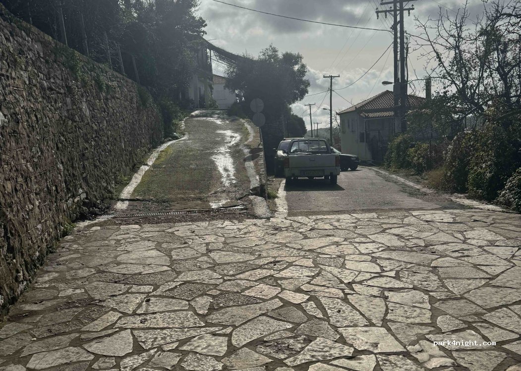 (240 03) Platania - Unnamed Road — foto 2