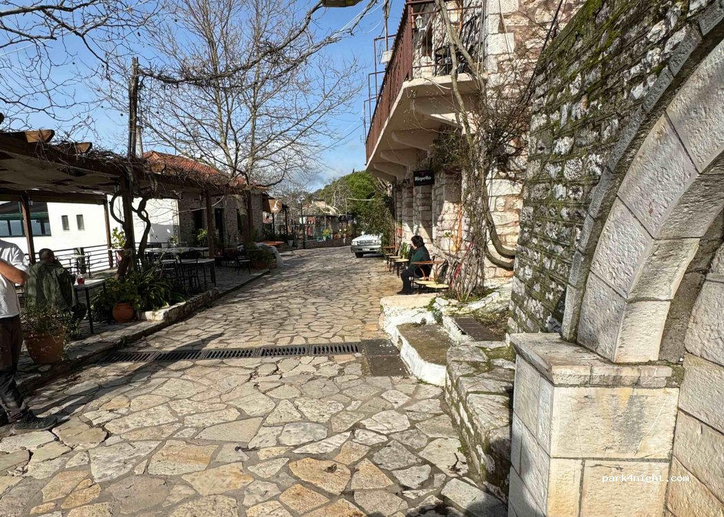 (240 03) Platania - Unnamed Road — foto 3