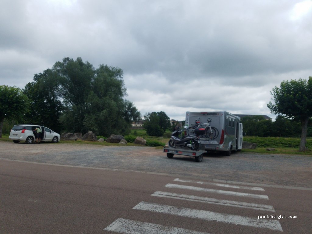 (58300) Decize - 13 Avenue Victor Hugo — foto
