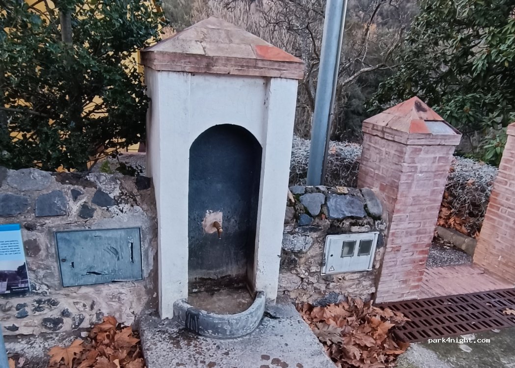 (17857) Sant Joan les Fonts - 9 Avinguda Rafel Torras — foto