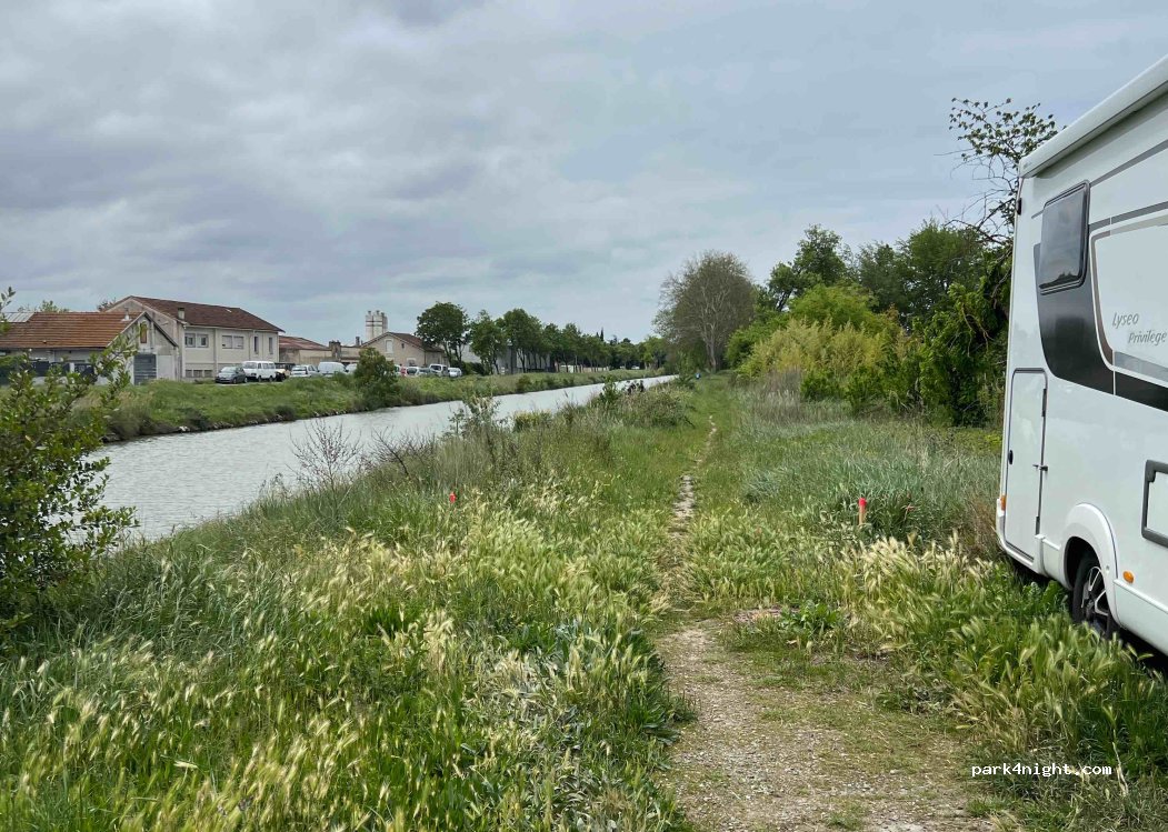 (11000) Carcassonne - 66 Chemin Des Tramways — foto