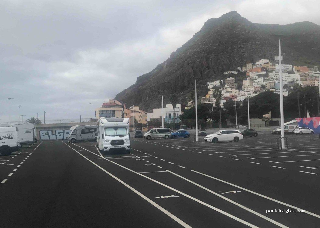 (38120) Santa Cruz de Tenerife - 63 Lugar Playa Teresitas — foto 2