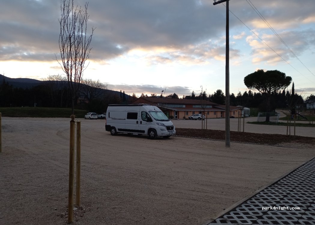 (06042) Campello Sul Clitunno - 15 Via Camesena — foto