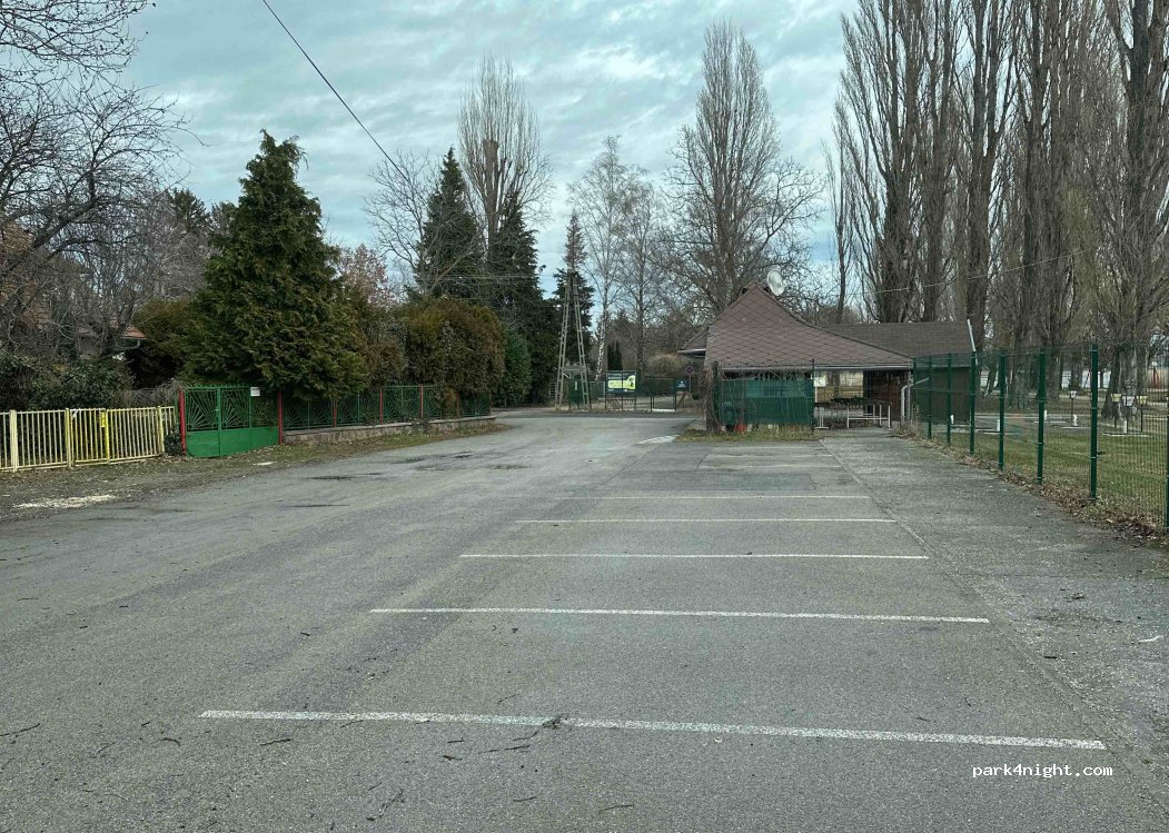 (8251) Zánka - 1 Vitorlás utca — foto