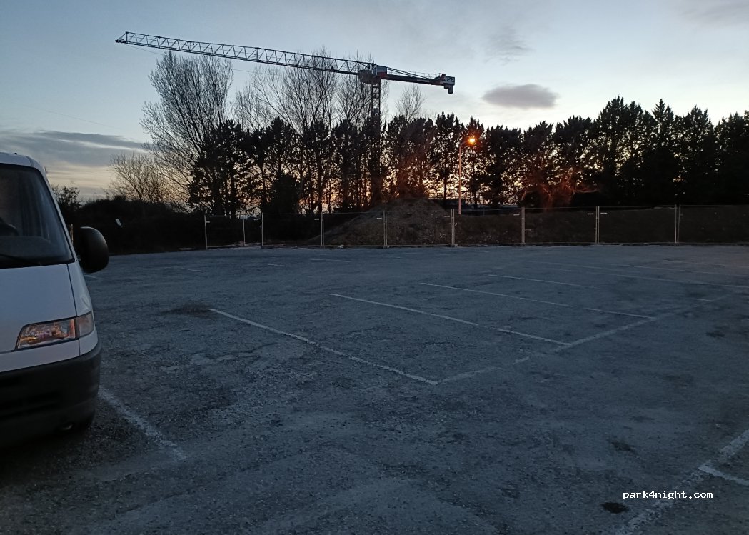 (04100) Manosque - 1 Avenue des Près Combaux — foto 3