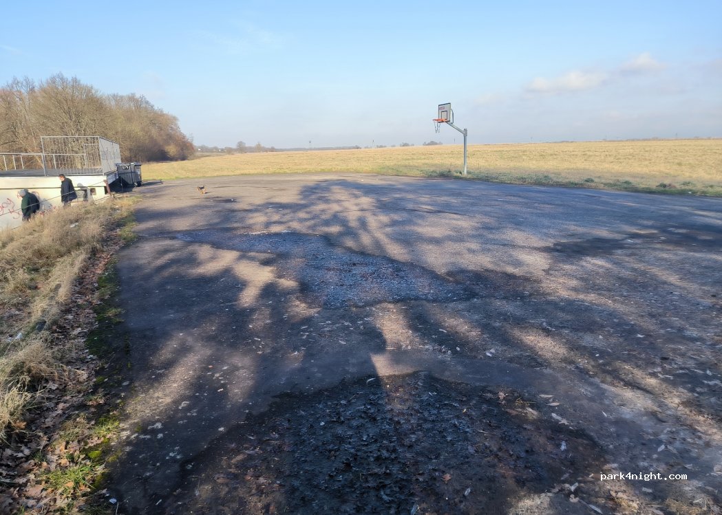(73-102) Koszewo - Unnamed Road — foto